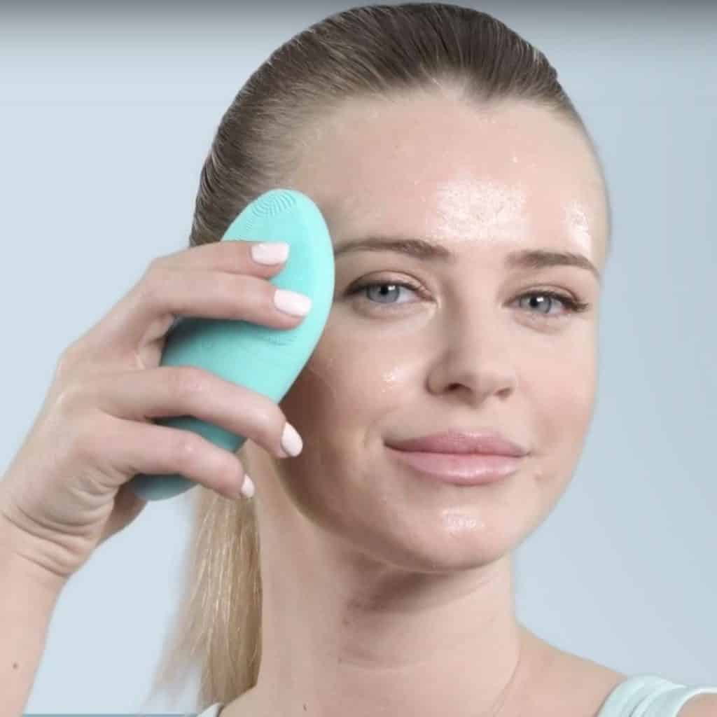 facial skin exfoliation with the NowMi device